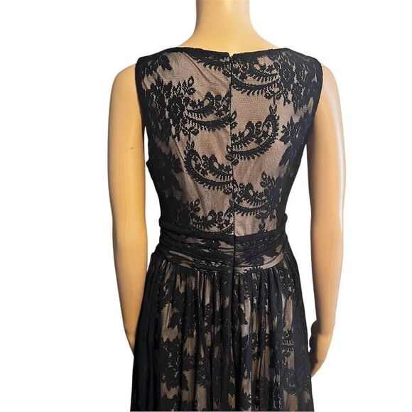 Newport News Women's Black Lace V-Neck Midi Formal Dress Size 8 - Picture 5 of 6